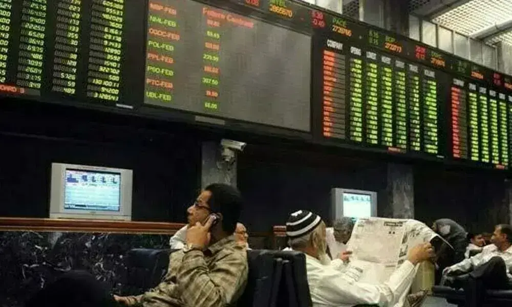 PSX: Selling continues, KSE-100 sheds nearly 1,400 points